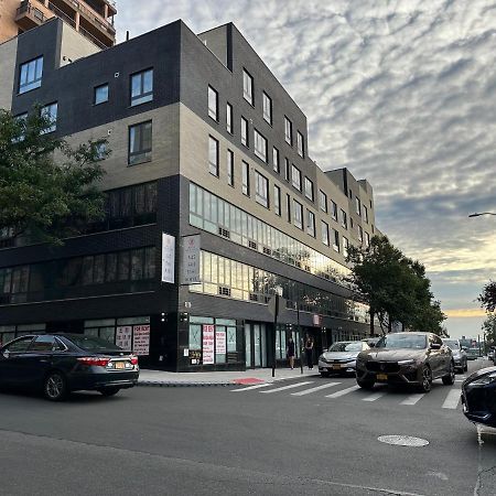 Regal Inn & Suites New York Laguardia Hotel Exterior photo