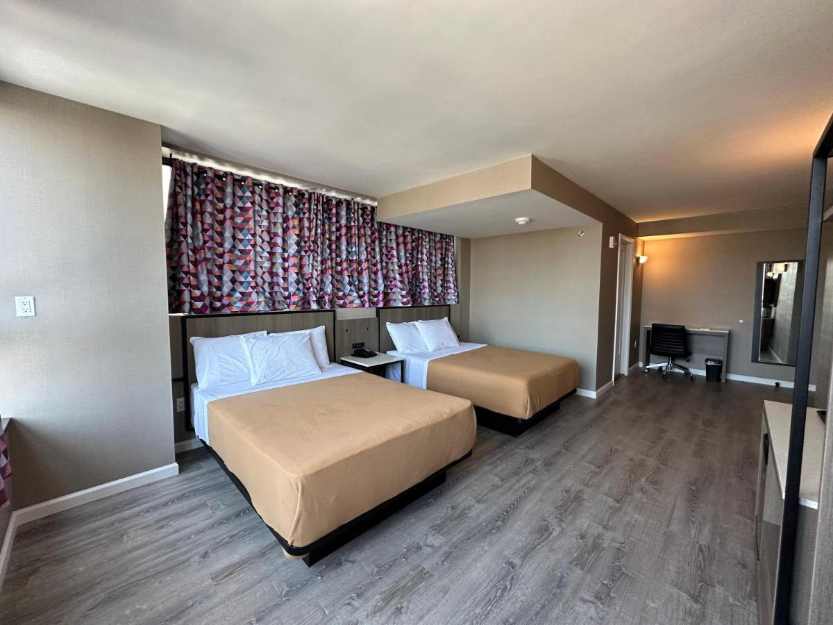 Regal Inn & Suites New York Laguardia Hotel Exterior photo